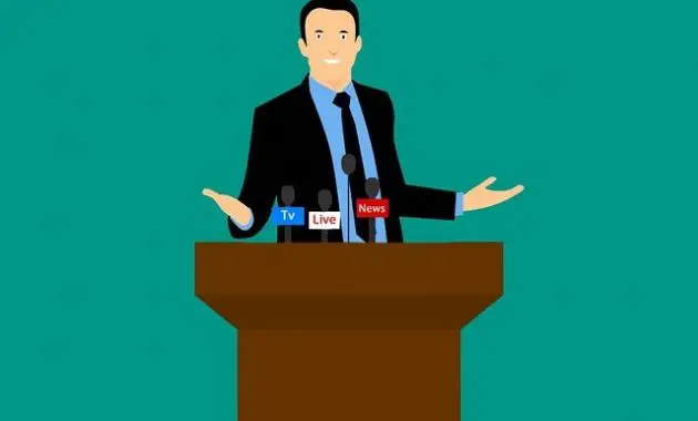 Nih! 3 Tips Menguasai Panggung Saat Public Speaking