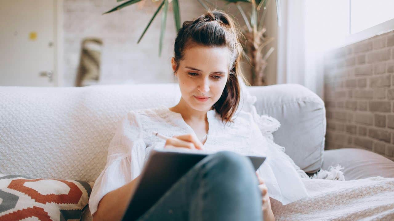 9 Tips Menjaga Konsistensi Menulis Setiap Hari, Terapkan dan Teruslah Berproses!