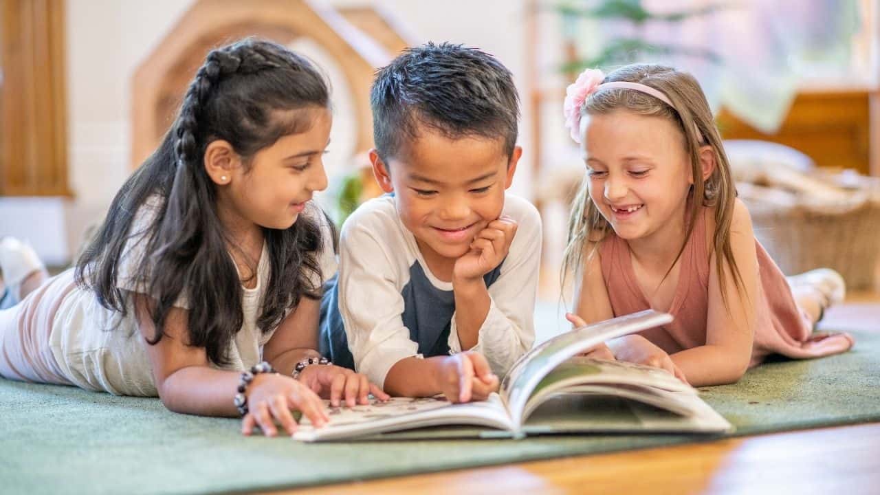 Cara Membuat Pojok Baca Kelas yang Nyaman dan Edukatif