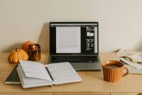 7 Keuntungan Menjadi Editor Buku di Penerbitan