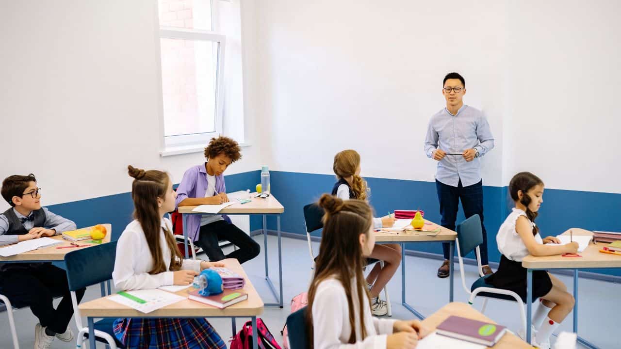 Tips Mengasah Keterampilan Menulis Buku untuk Guru