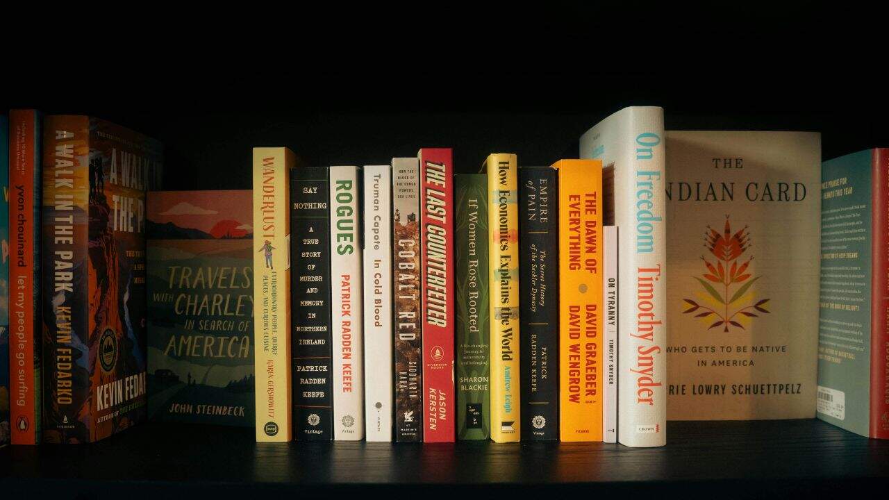 10 Aspek yang Harus Dipertimbangkan dalam Memilih Penerbit Buku