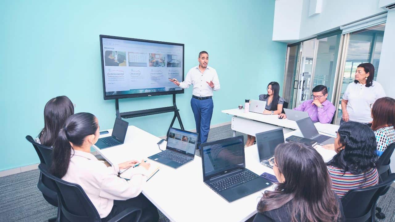 Apa Saja Perbedaan Sempro dan Semhas? Ini Detail Penjelasannya