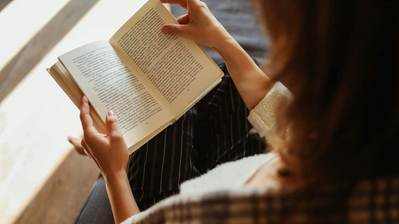 6 Jenis Alur Cerita Novel atau Cerpen yang Perlu Diketahui