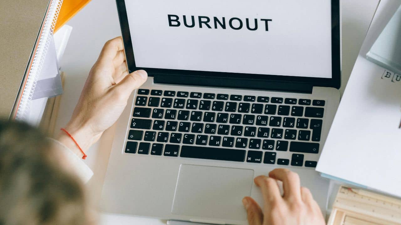 Cara Mengatasi Burnout pada Penulis yang Perlu Diketahui