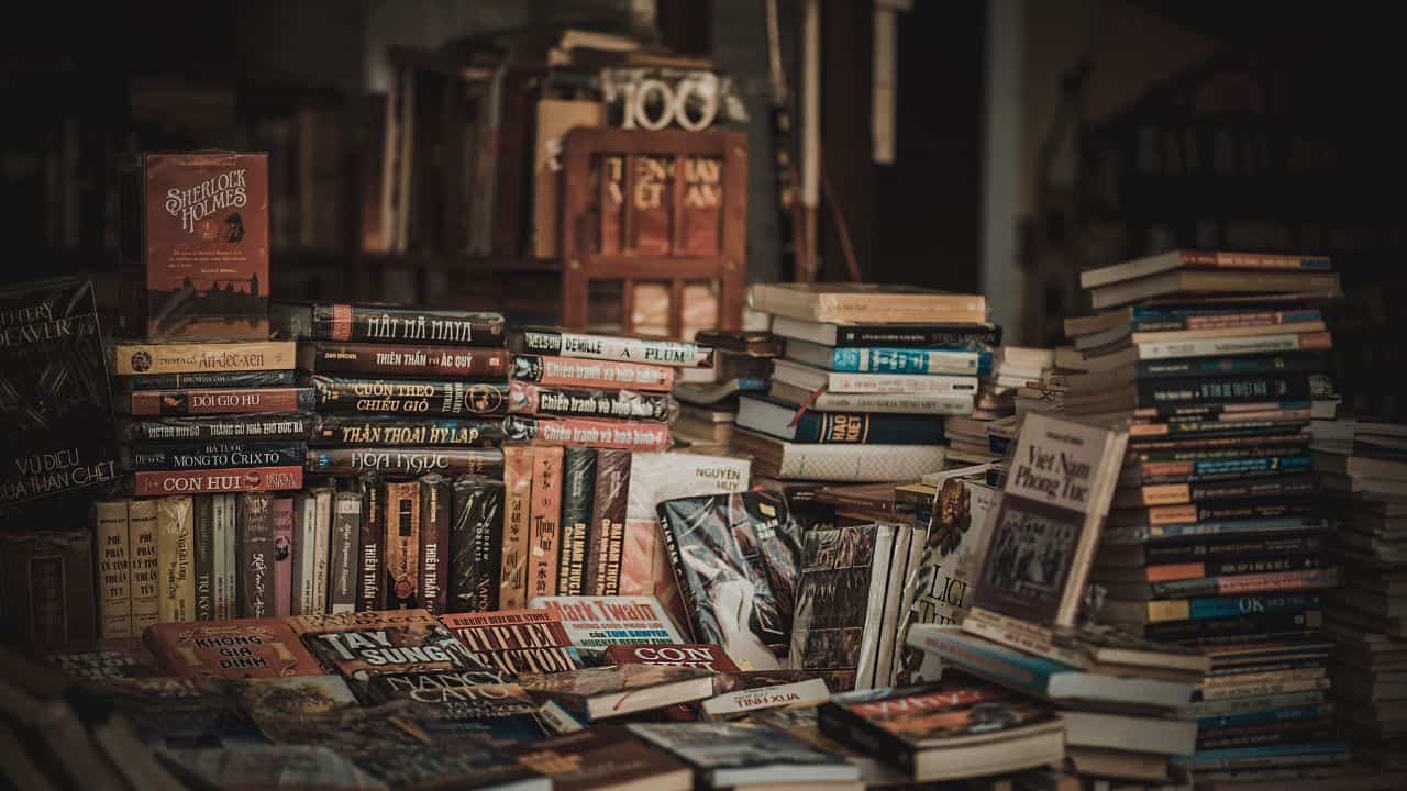 Apa itu Buku Fiksi Pengertian, Ciri, Unsur Intrinsik, dan Contohnya