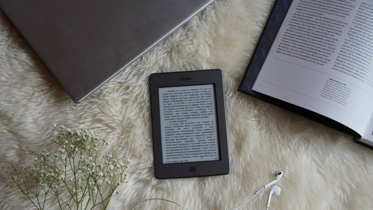 Mengenal Buku Digital Definisi, Jenis, Fungsi, dan Alasan Memilihnya