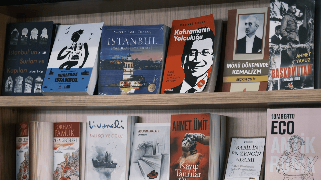 Panduan Menulis Buku Biografi yang Mudah Diterapkan Pemula