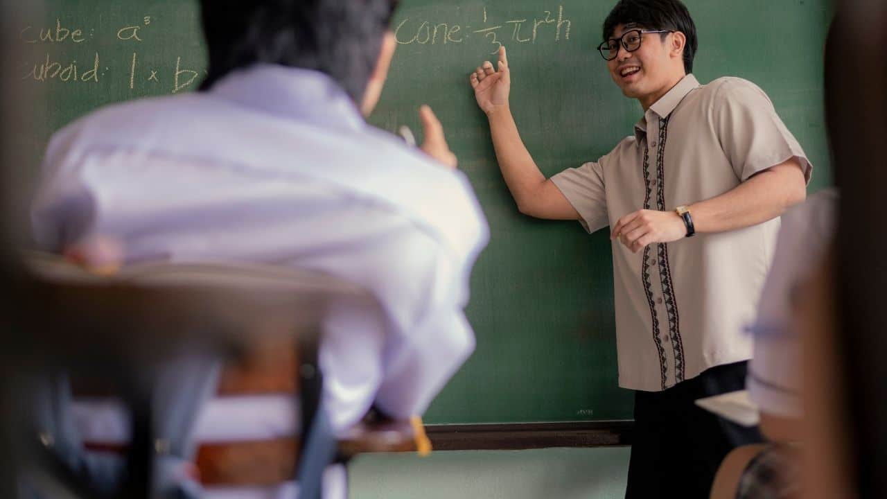 Mengenal Apa Itu Semester Antara: Tujuan, Waktu Pelaksanaan, dan Lain Sebagainya yang Perlu Mahasiswa Baru Ketahui