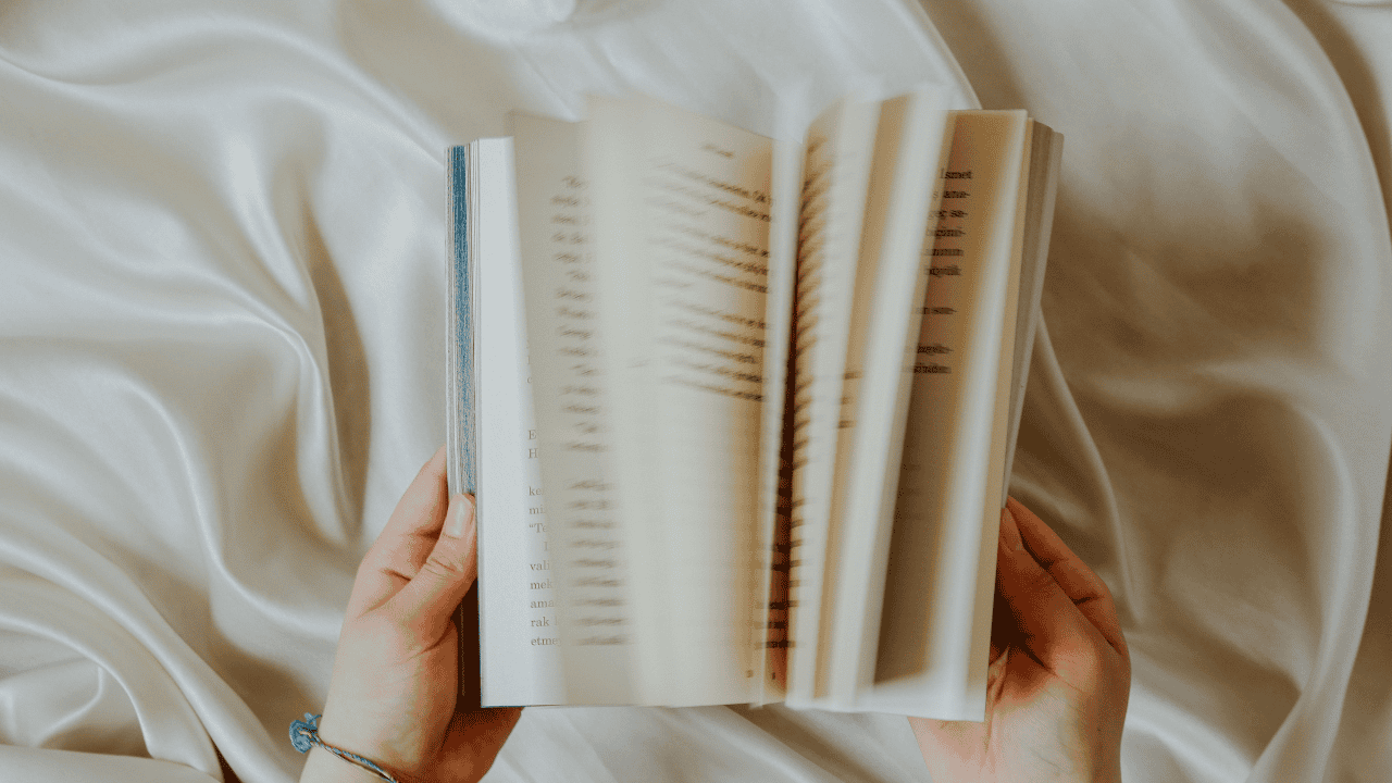 Mengenal Unsur-Unsur yang Harus Ada di Resensi Buku