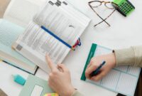 Tips Memilih Jenis Kertas untuk Buku Akademik agar Nyaman Dibaca